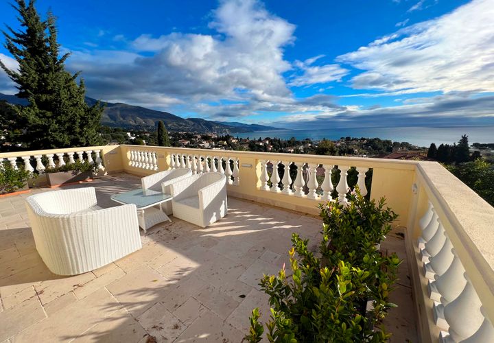 Villa i Roquebrune-Cap-Martin, Alpes-Maritimes, Roquebrune-Cap-Martin - € 5.750.000 | Ref: Danmark - foto 1